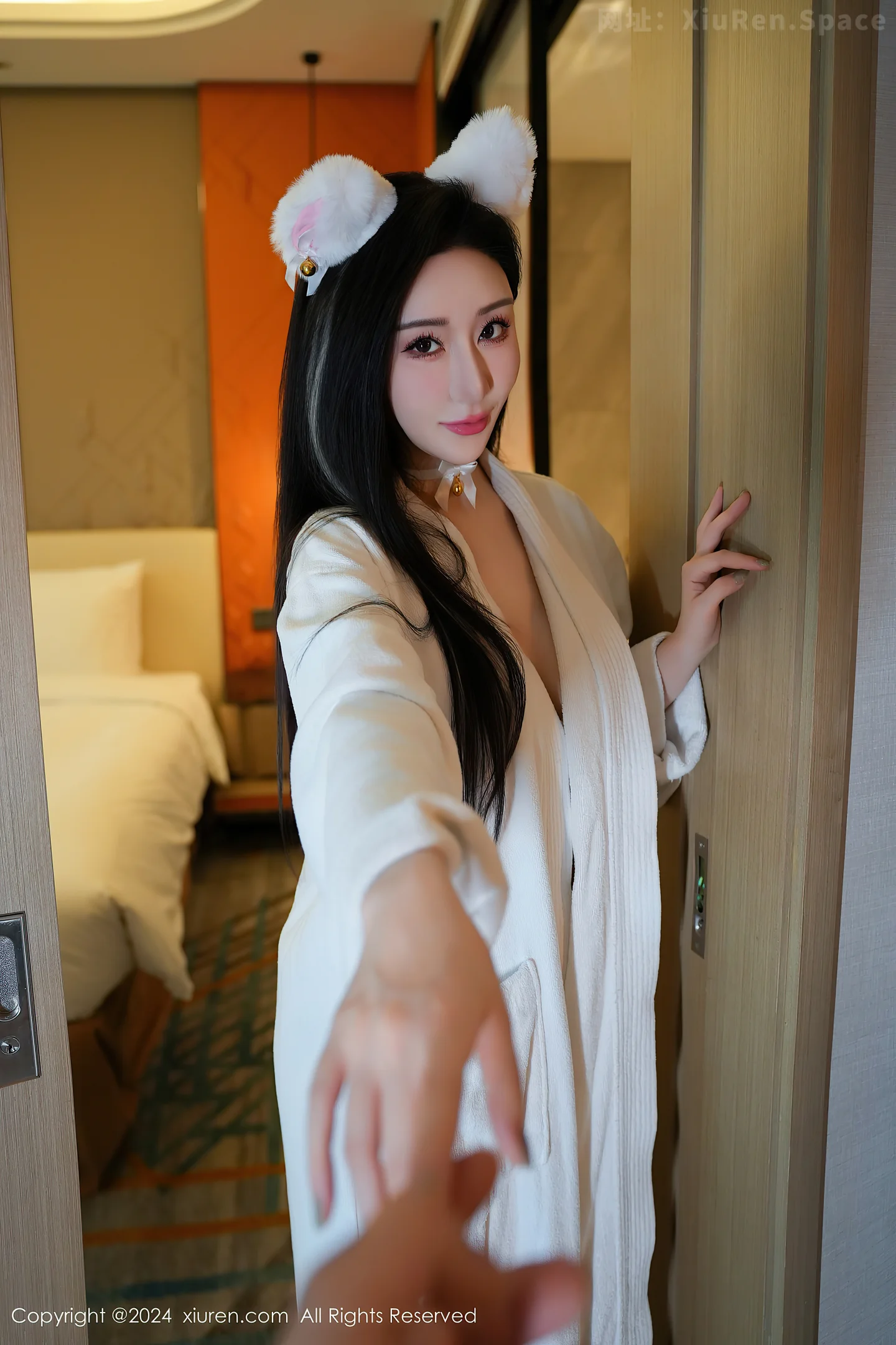 图片[3]-[XiuRen秀人网]VOL.8679 模特田兮白性感白色珍珠情趣内衣配超薄白丝秀惹火身材诱惑写真124P-秀人网官方网站